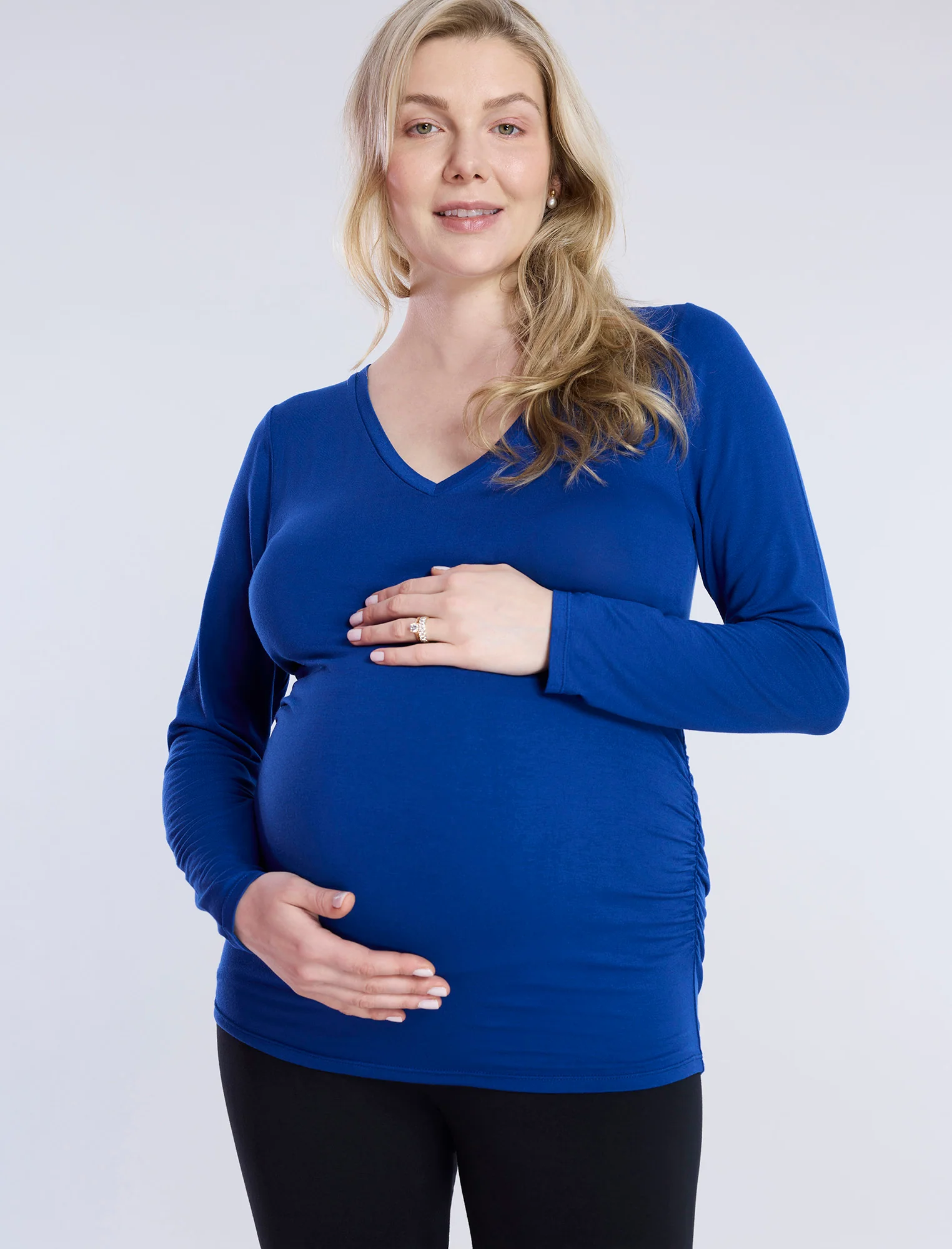 Side Ruched Long Sleeve V-Neck Maternity Tee - Image 4